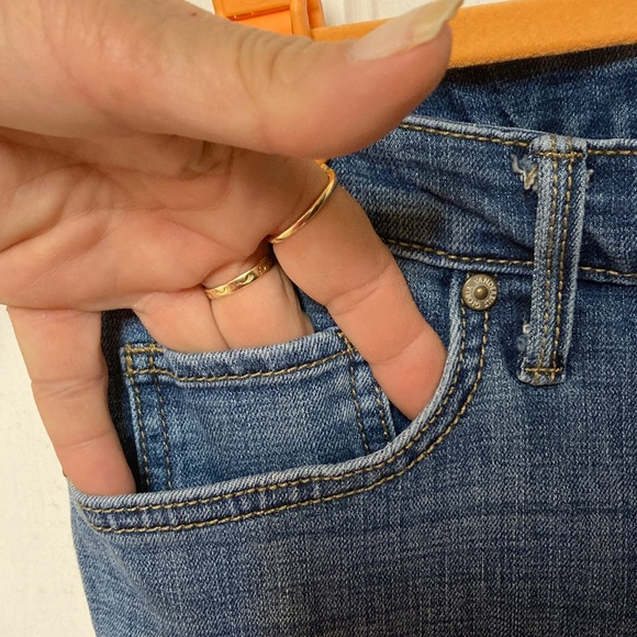 Gloria Vanderbilt Mid-Wash straight leg Jeans - Picture 6 of 9